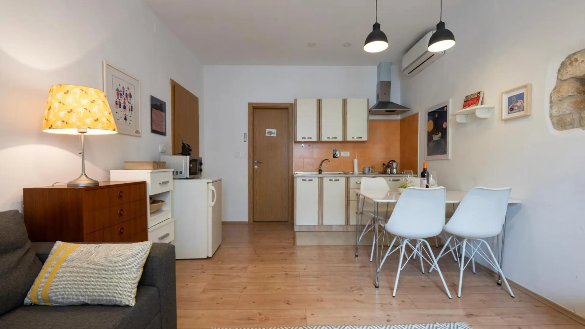 Between City And Sea Appartment Pula Apartment
